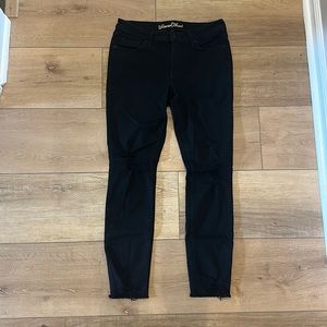 Black distressed jeans. Universal thread. Size 8.